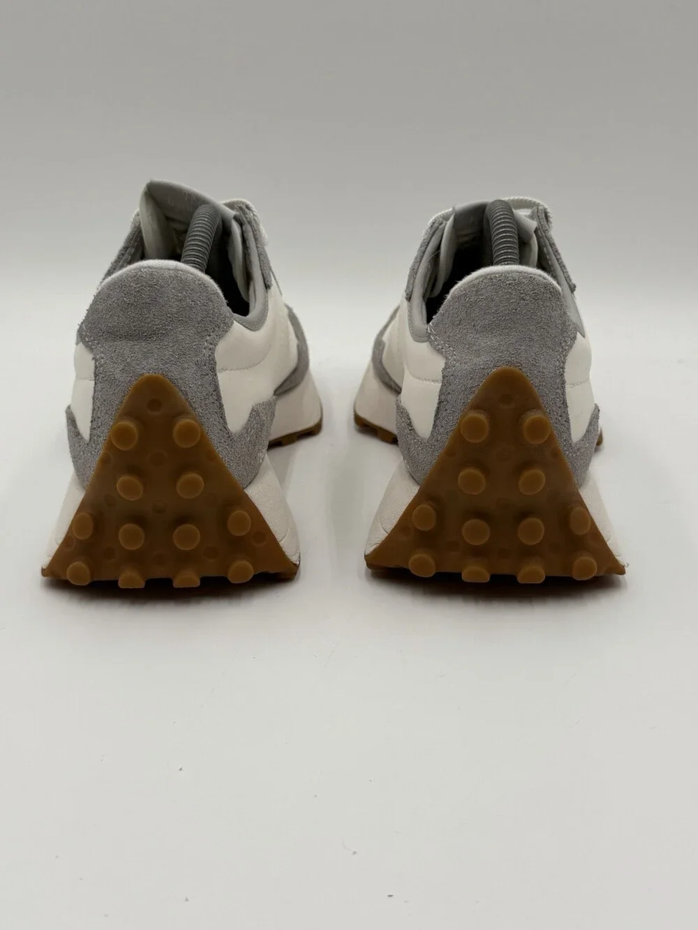 New Balance 327 Sneakers Size 8.5B Men's / 10B Women's Moonbeam/Shadow Grey